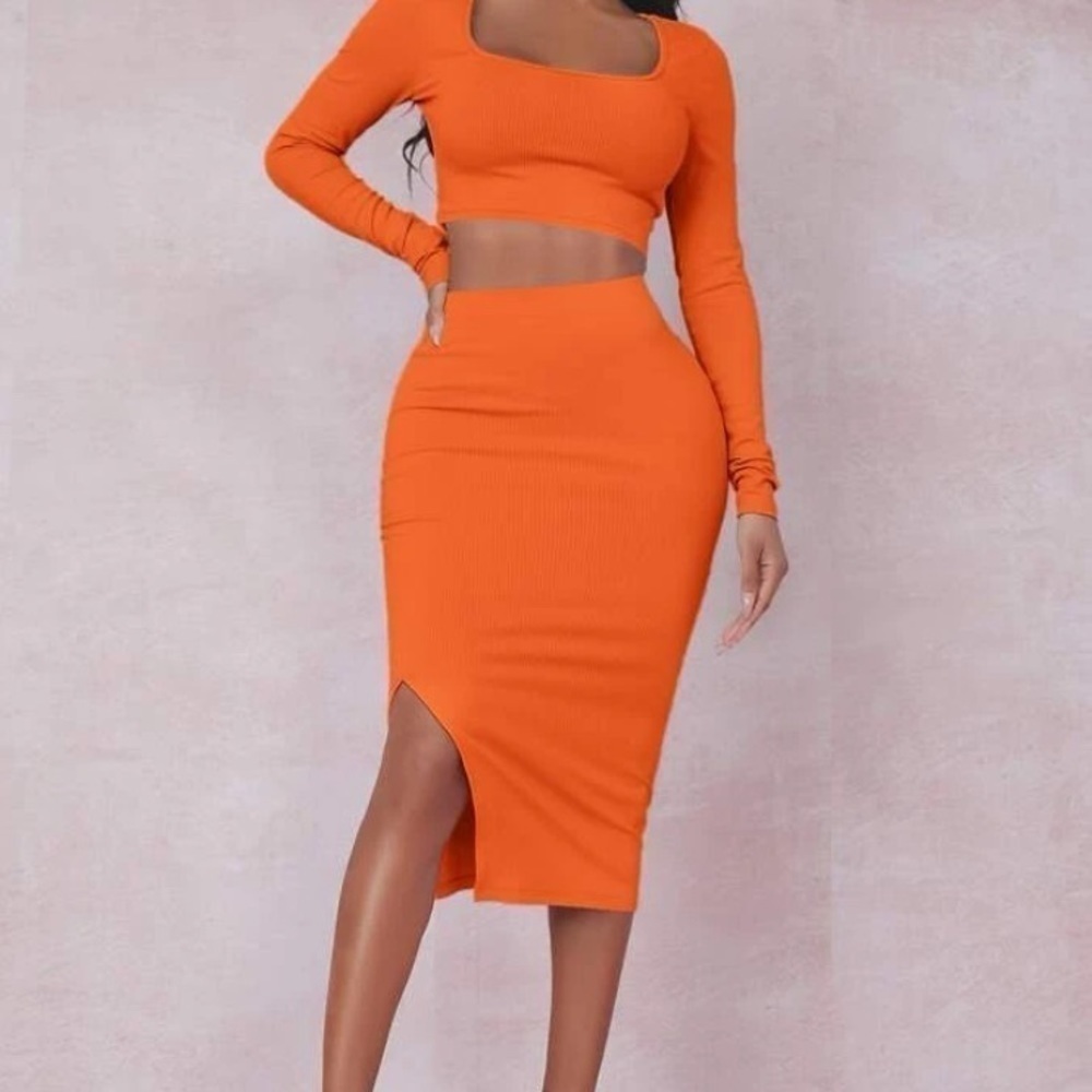 3/$28❤️SHEIN Sexy, solid, orange, crop Tee & Split Thigh Skirt set Size L
